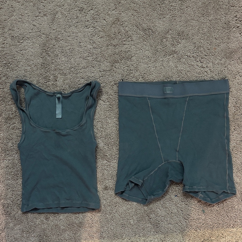 SKIMS set